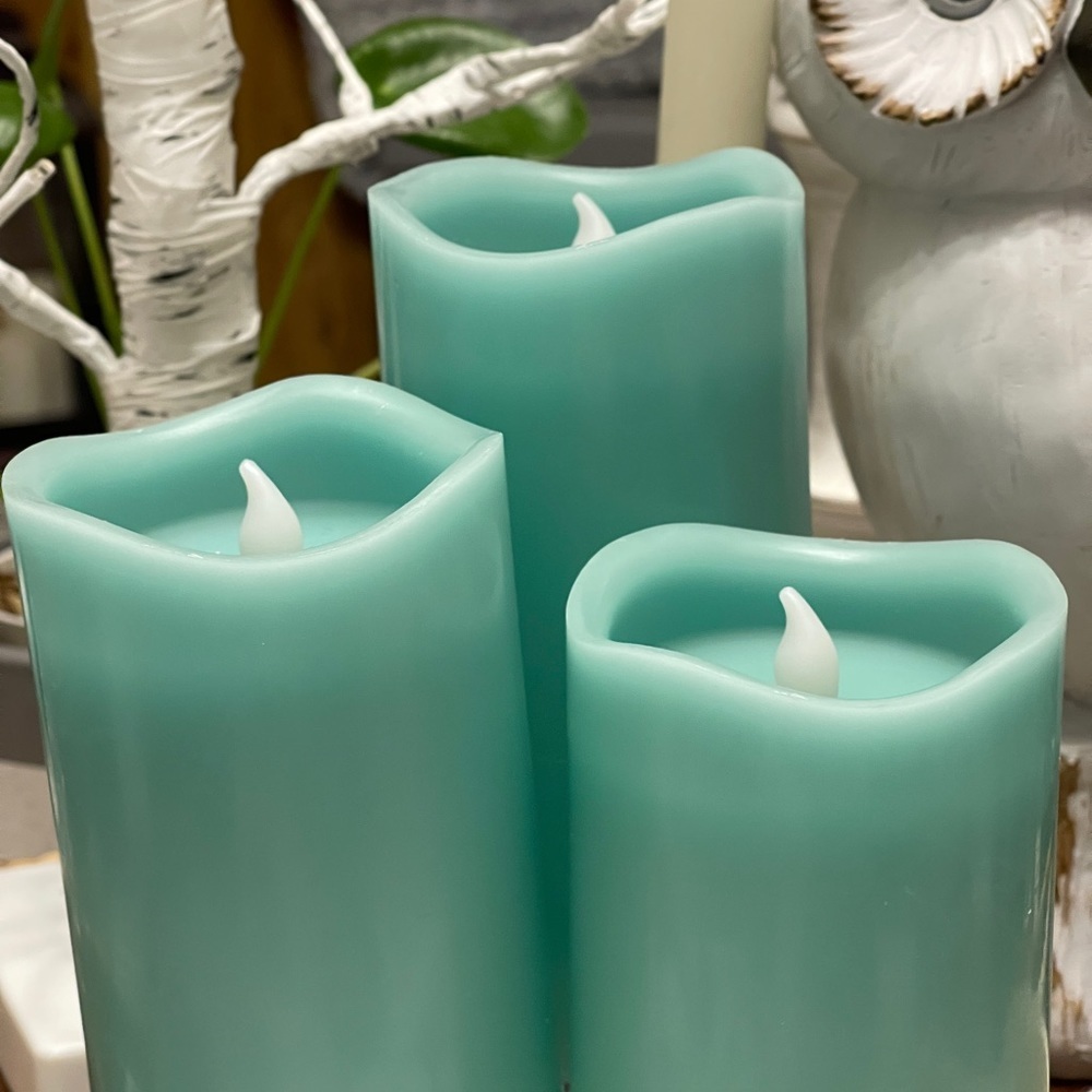 HOME REFLECTIONS Set of 3 Flameless Candles With Remote Control In Sage - Picture 4 of 12